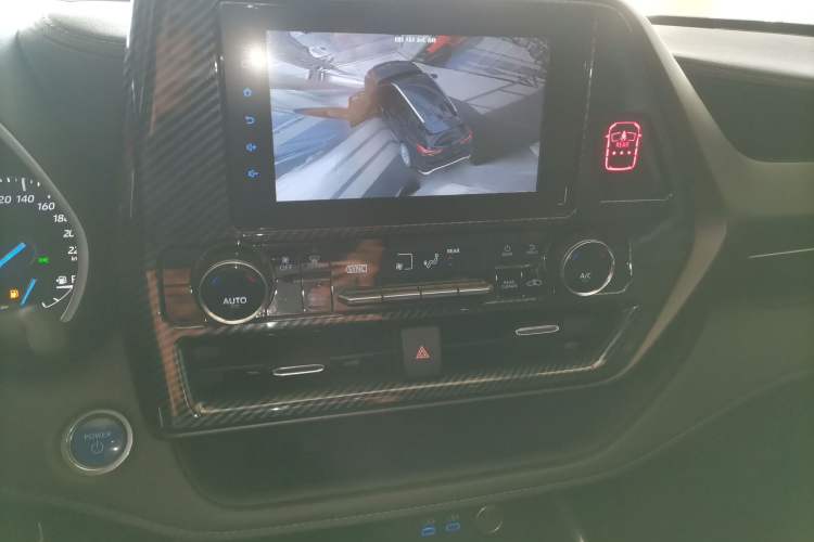 Used Toyota Crown Kluger 2021 2.5L HEV Two-Wheel Drive Entry Version Audio And AC Panel
