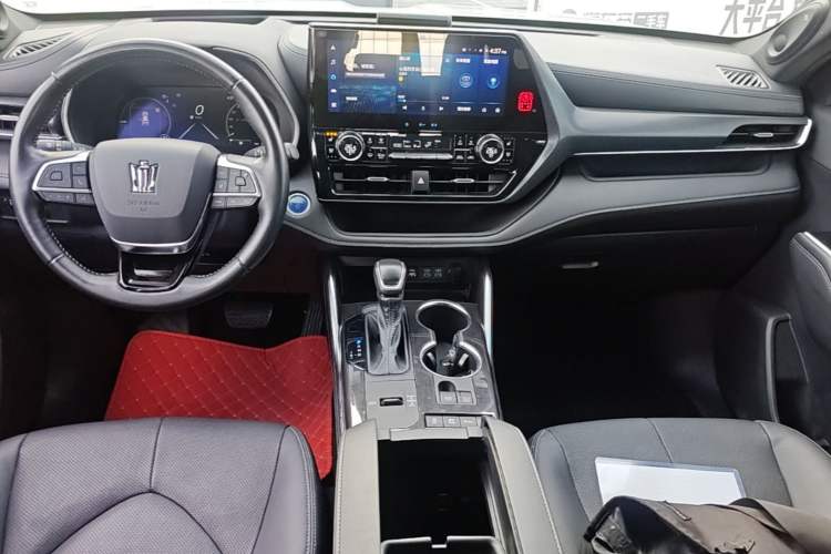 Used Toyota Crown Kluger 2021 2.5L HEV Four-Wheel Drive Flagship Edition Center Console