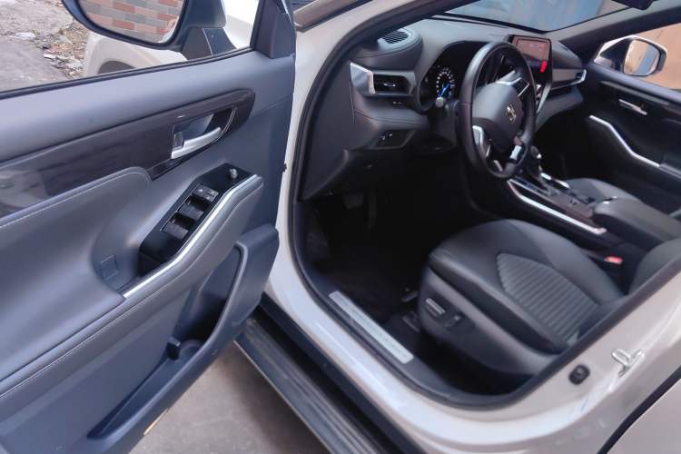 Used Toyota Crown Kluger 2021 2.5L HEV Four-Wheel Drive Luxury Edition Driver Seat