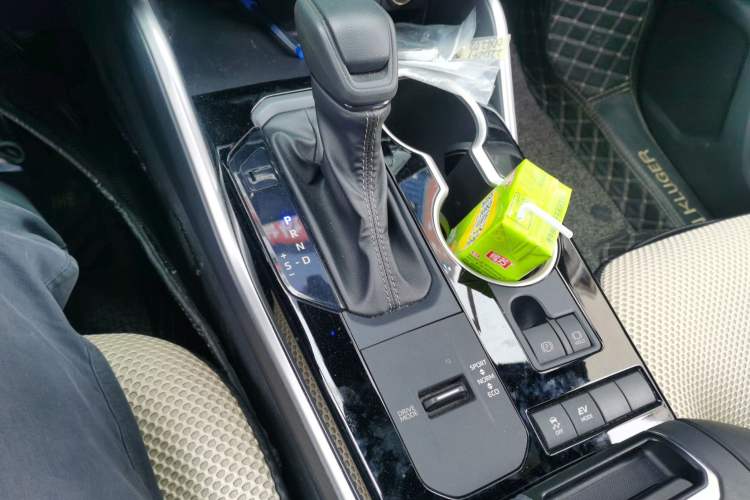 Used Toyota Crown Kluger 2021 2.5L HEV Two-Wheel Drive Elite Edition Gear Lever