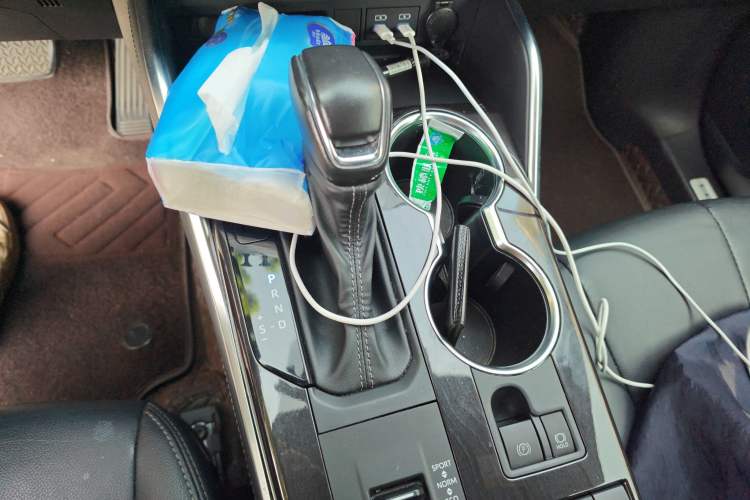 Used Toyota Crown Kluger 2021 2.5L HEV Four-Wheel Drive Luxury Edition Gear Lever