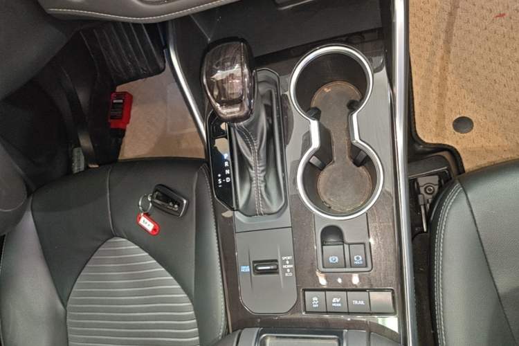Used Toyota Crown Kluger 2021 2.5L HEV Four-Wheel Drive Luxury Edition Gear Lever