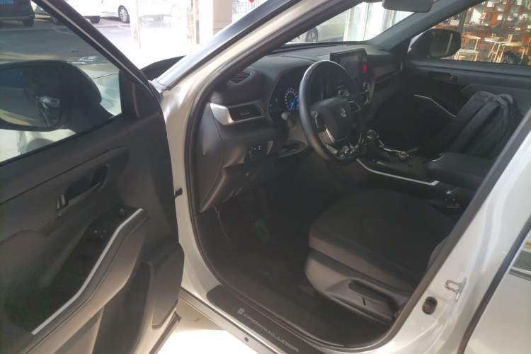 Used Toyota Crown Kluger 2021 2.5L HEV Two-Wheel Drive Entry Version Interior 3