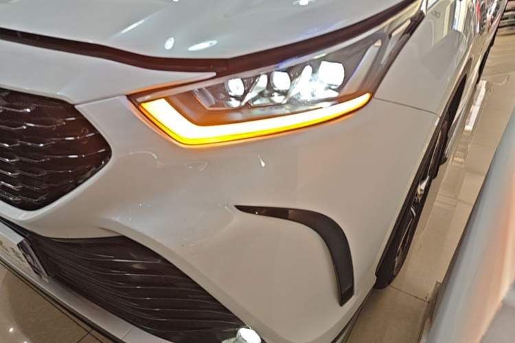 Used Toyota Crown Kluger 2021 2.5L HEV Four-Wheel Drive Luxury Edition Left Front Headlight