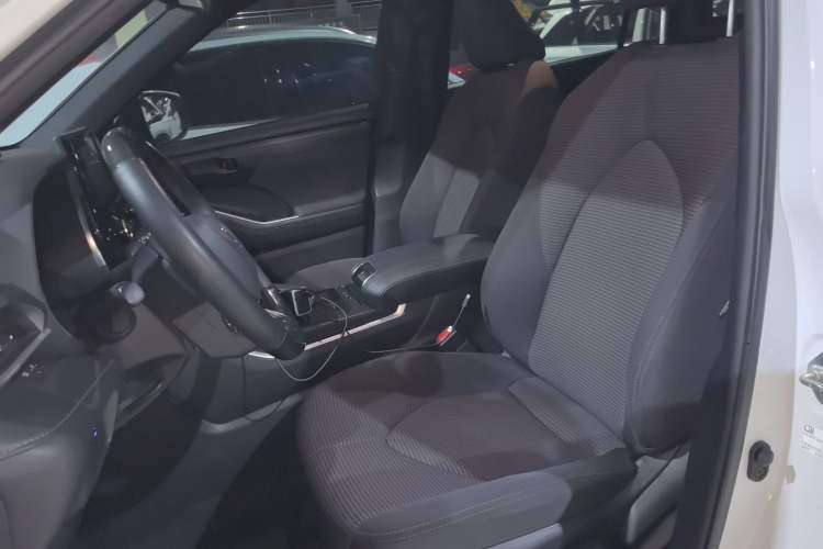 Used Toyota Crown Kluger 2021 2.5L HEV Two-Wheel Drive Entry Version Left Front Seat