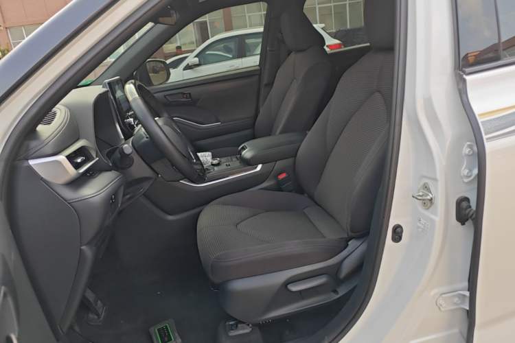 Used Toyota Crown Kluger 2021 2.5L HEV Two-Wheel Drive Entry Version Left Front Seat