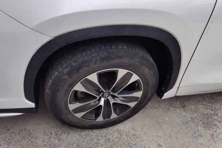 Used Toyota Crown Kluger 2021 2.5L HEV Two-Wheel Drive Elite Edition Left Front Wheel Hub