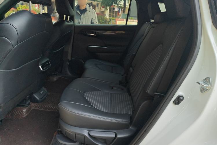 Used Toyota Crown Kluger 2021 2.5L HEV Four-Wheel Drive Luxury Edition Left Rear Seat