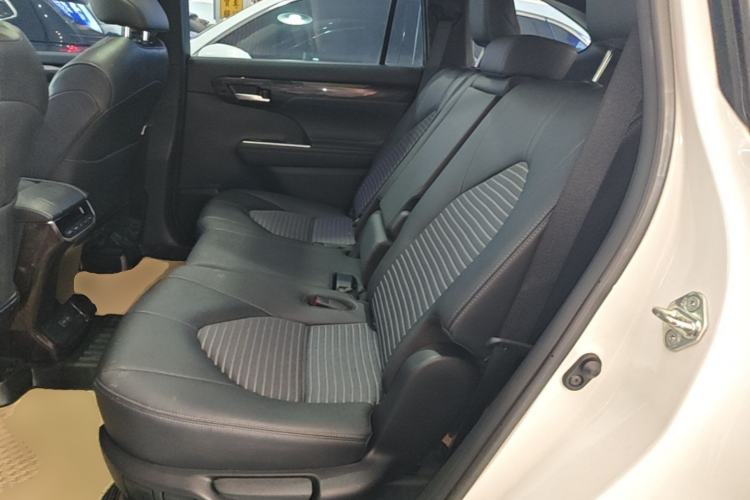 Used Toyota Crown Kluger 2021 2.5L HEV Four-Wheel Drive Luxury Edition Left Rear Seat