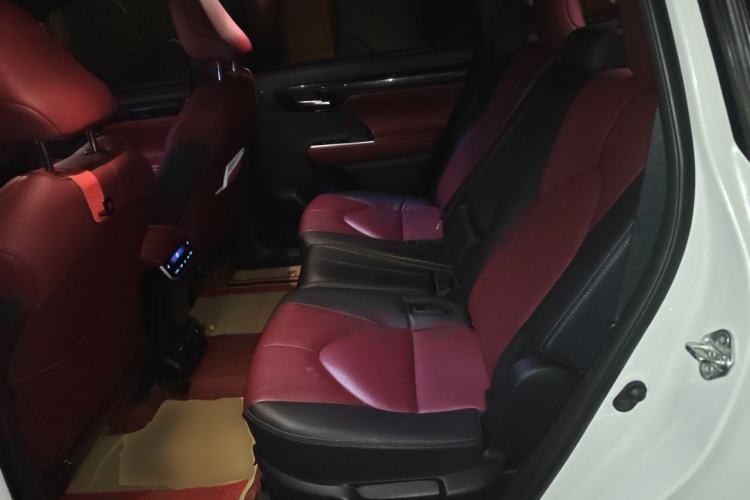 Used Toyota Crown Kluger 2021 2.5L HEV Four-Wheel Drive Flagship Edition Left Rear Seat