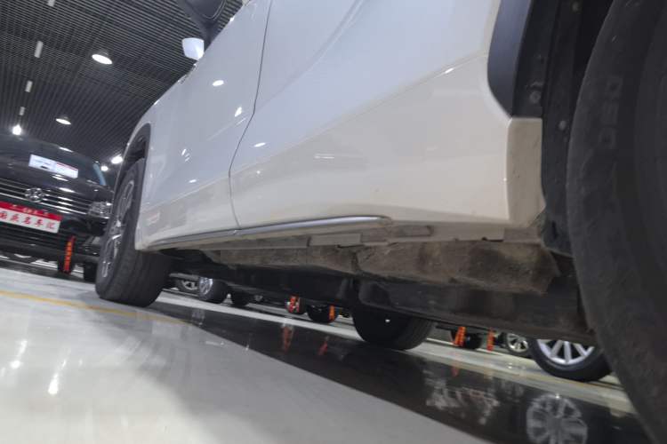 Used Toyota Crown Kluger 2021 2.5L HEV Two-Wheel Drive Entry Version Left Side Sill