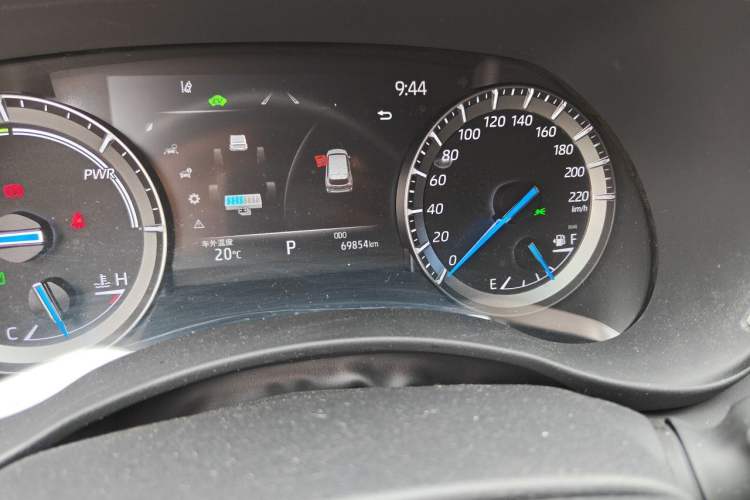 Used Toyota Crown Kluger 2021 2.5L HEV Four-Wheel Drive Elite Edition Odometer Close Up