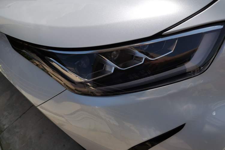 Used Toyota Crown Kluger 2021 2.5L HEV Four-Wheel Drive Premium Edition Right Front Headlight