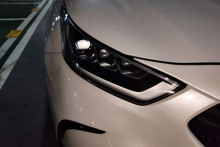 Used Toyota Crown Kluger 2021 2.5L HEV Four-Wheel Drive Luxury Edition Right Front Headlight