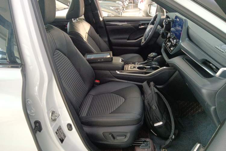 Used Toyota Crown Kluger 2021 2.5L HEV Four-Wheel Drive Premium Edition Right Front Seat