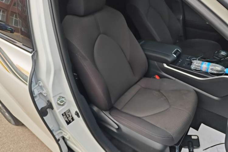 Used Toyota Crown Kluger 2021 2.5L HEV Two-Wheel Drive Entry Version Right Front Seat