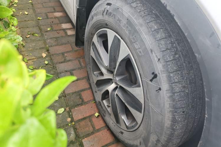 Used Toyota Crown Kluger 2021 2.5L HEV Two-Wheel Drive Entry Version Right Front Wheel Hub