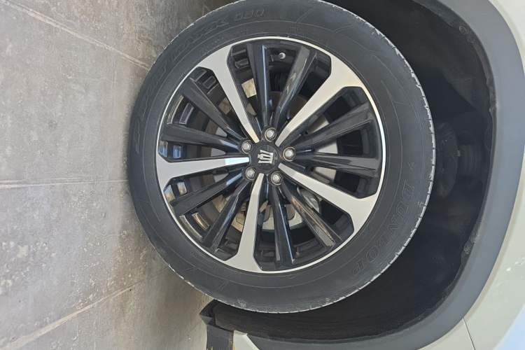 Used Toyota Crown Kluger 2021 2.5L HEV Four-Wheel Drive Flagship Edition Right Front Wheel Hub