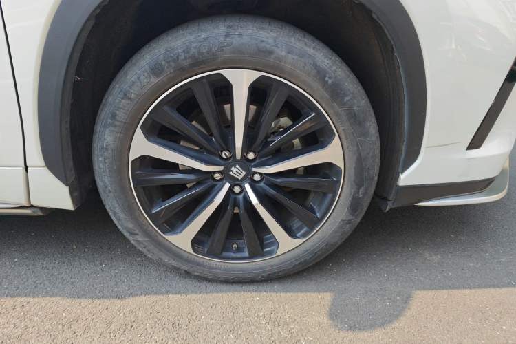 Used Toyota Crown Kluger 2021 2.5L HEV Four-Wheel Drive Luxury Edition Right Front Wheel Hub