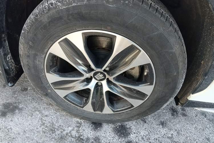 Used Toyota Crown Kluger 2021 2.5L HEV Four-Wheel Drive Elite Edition Right Front Wheel Hub