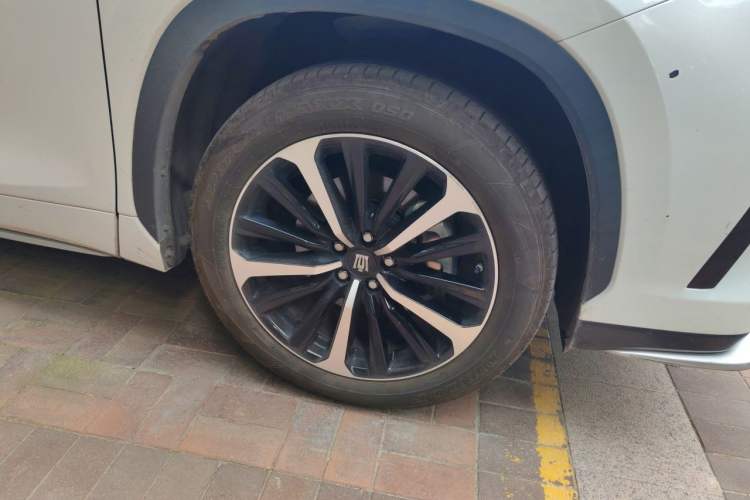 Used Toyota Crown Kluger 2021 2.5L HEV Four-Wheel Drive Premium Edition Right Front Wheel Hub