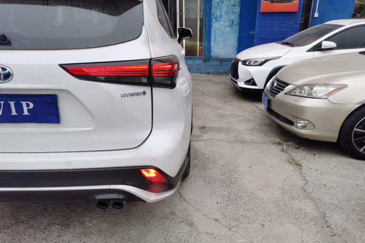 Used Toyota Crown Kluger 2021 2.5L HEV Two-Wheel Drive Elite Edition Right Rear Taillight
