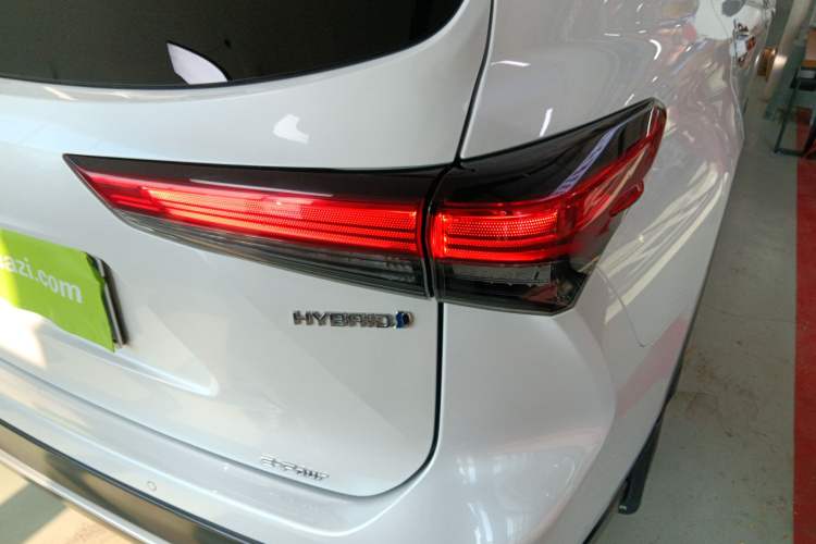 Used Toyota Crown Kluger 2021 2.5L HEV Four-Wheel Drive Premium Edition Right Rear Taillight