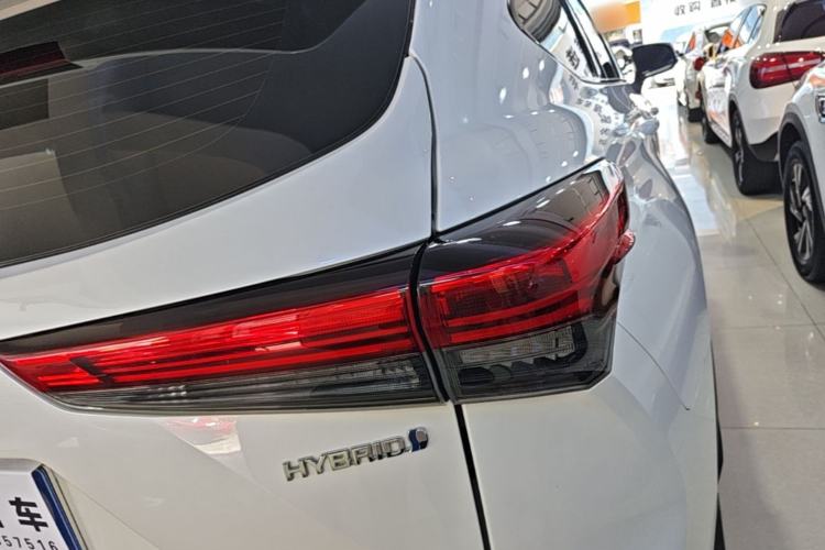 Used Toyota Crown Kluger 2021 2.5L HEV Four-Wheel Drive Luxury Edition Right Rear Taillight