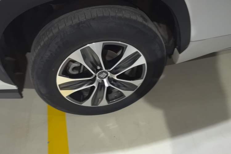 Used Toyota Crown Kluger 2021 2.5L HEV Two-Wheel Drive Entry Version Right Rear Wheel Hub