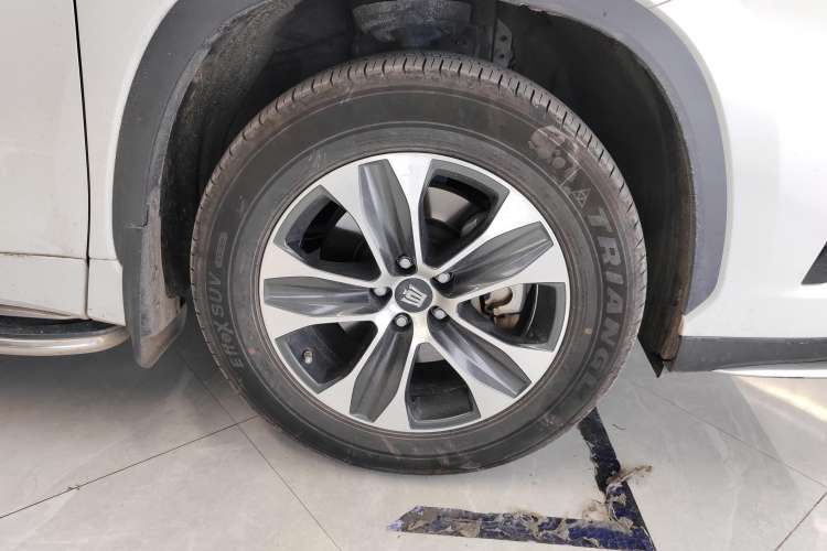 Used Toyota Crown Kluger 2021 2.5L HEV Two-Wheel Drive Elite Edition Right Rear Wheel Hub