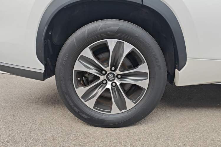 Used Toyota Crown Kluger 2021 2.5L HEV Two-Wheel Drive Entry Version Right Rear Wheel Hub