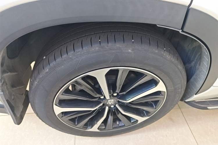 Used Toyota Crown Kluger 2021 2.5L HEV Four-Wheel Drive Luxury Edition Right Rear Wheel Hub