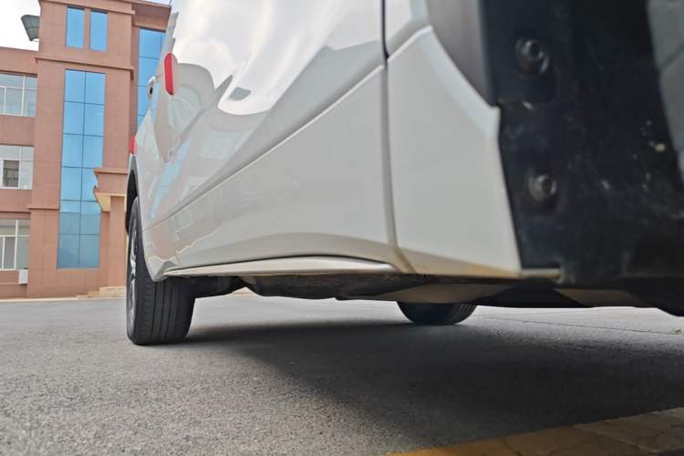 Used Toyota Crown Kluger 2021 2.5L HEV Two-Wheel Drive Entry Version Right Side Sill