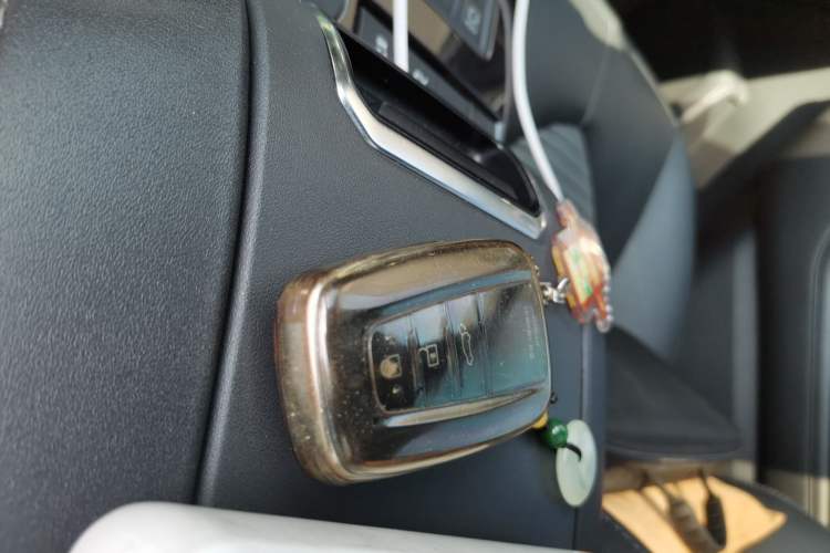 Used Toyota Crown Kluger 2021 2.5L HEV Four-Wheel Drive Premium Edition Vehicle Key