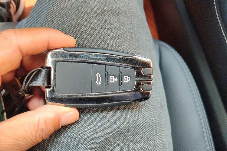 Used Toyota Crown Kluger 2021 2.5L HEV Four-Wheel Drive Premium Edition Vehicle Key