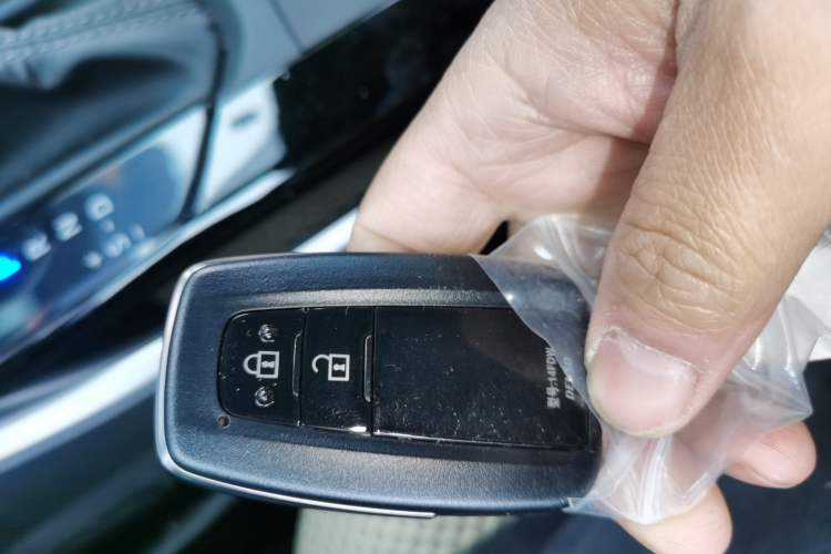 Used Toyota Crown Kluger 2021 2.5L HEV Two-Wheel Drive Elite Edition Vehicle Key