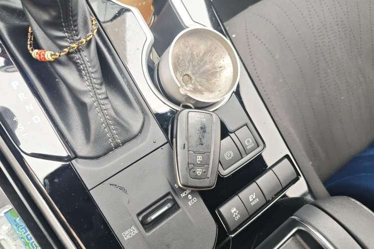 Used Toyota Crown Kluger 2021 2.5L HEV Two-Wheel Drive Entry Version Vehicle Key