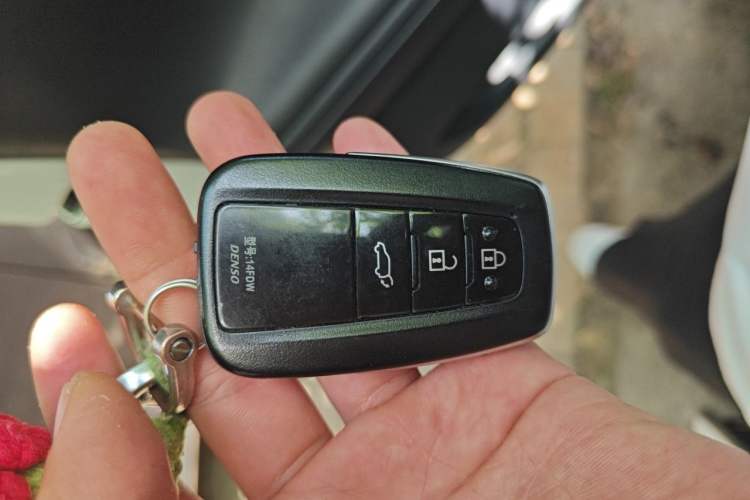Used Toyota Crown Kluger 2021 2.5L HEV Four-Wheel Drive Premium Edition Vehicle Key