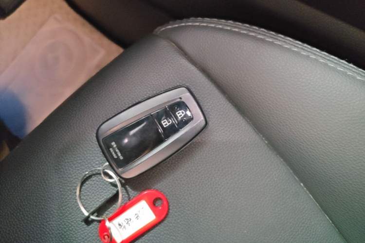 Used Toyota Crown Kluger 2021 2.5L HEV Four-Wheel Drive Luxury Edition Vehicle Key