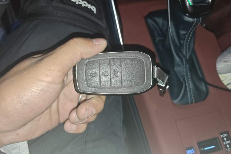 Used Toyota Crown Kluger 2021 2.5L HEV Four-Wheel Drive Flagship Edition Vehicle Key