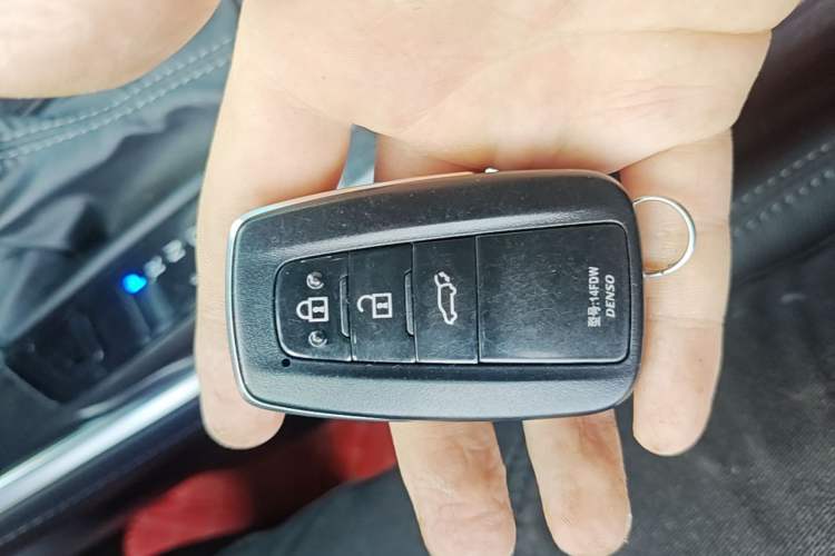 Used Toyota Crown Kluger 2021 2.5L HEV Four-Wheel Drive Flagship Edition Vehicle Key