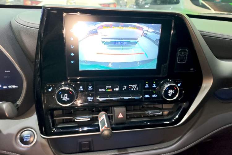 Used Toyota Crown Kluger 2022 2.0T Four-Wheel Drive Enjoyment Edition Audio And AC Panel