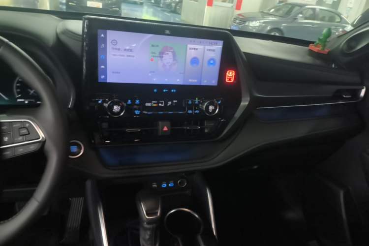 Used Toyota Crown Kluger 2022 2.0T Four-Wheel Drive Prestige Edition Audio And AC Panel