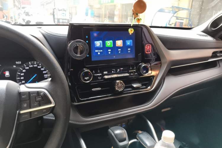 Used Toyota Crown Kluger 2022 2.5L HEV Two-Wheel Drive Entry Version Audio And AC Panel