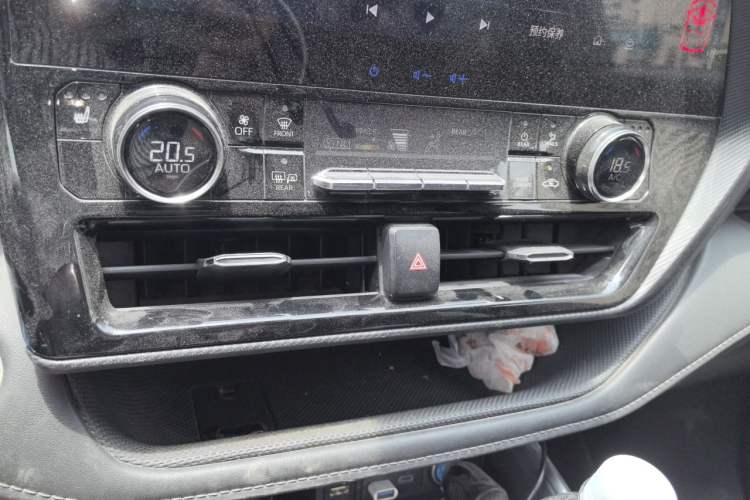 Used Toyota Crown Kluger 2022 2.5L HEV Four-Wheel Drive Premium Edition Audio And AC Panel