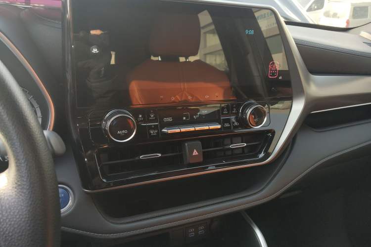 Used Toyota Crown Kluger 2022 2.5L HEV Two-Wheel Drive Entry Version Audio And AC Panel