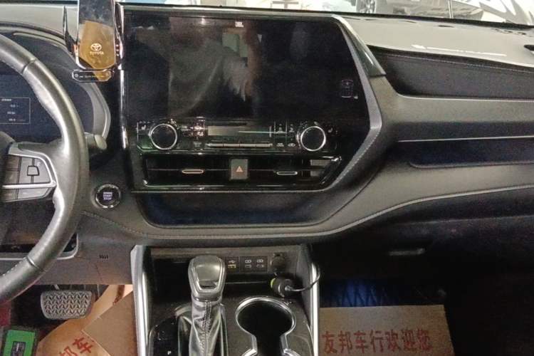 Used Toyota Crown Kluger 2022 2.0T Four-Wheel Drive Prestige Edition Audio And AC Panel