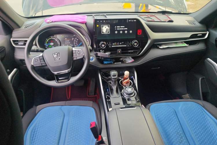 Used Toyota Crown Kluger 2022 2.5L HEV Four-Wheel Drive Elite Edition Center Console