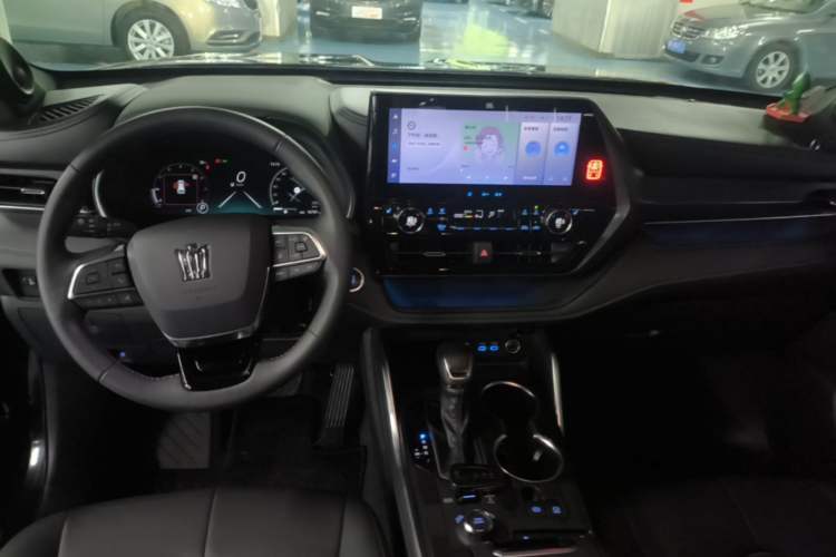 Used Toyota Crown Kluger 2022 2.0T Four-Wheel Drive Prestige Edition Center Console
