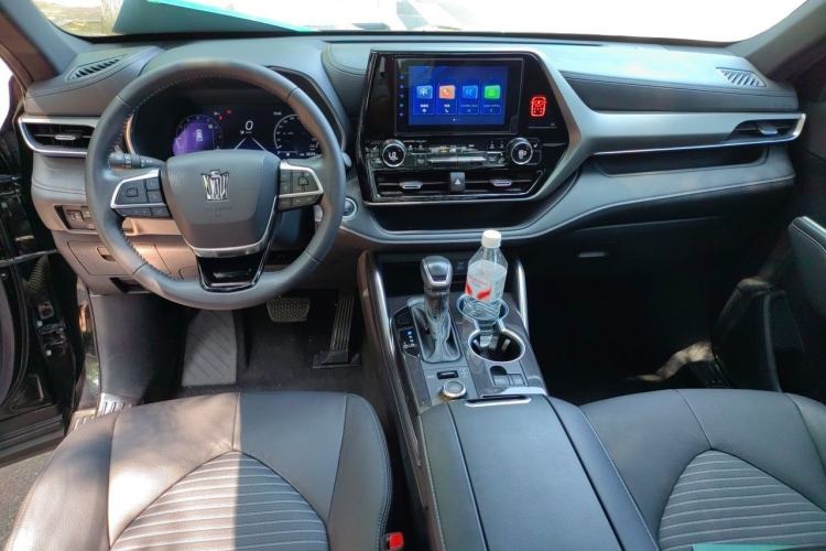 Used Toyota Crown Kluger 2022 2.0T Four-Wheel Drive Enjoyment Edition Center Console